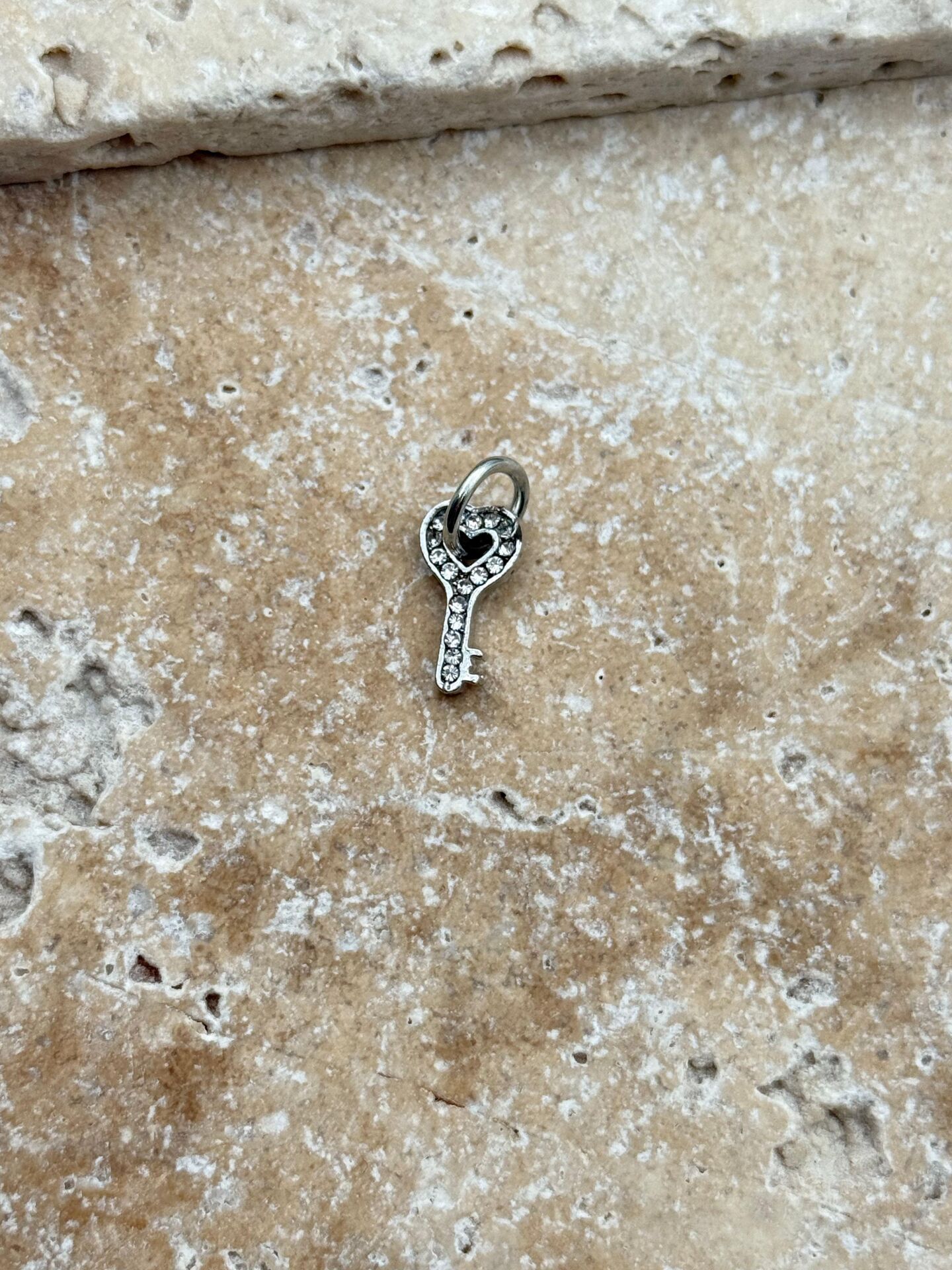 PNDR Charm // CHARM-874