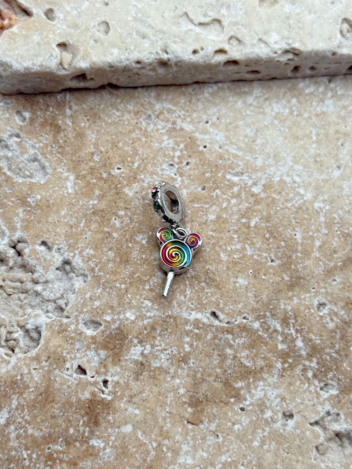 PNDR Charm // CHARM-918