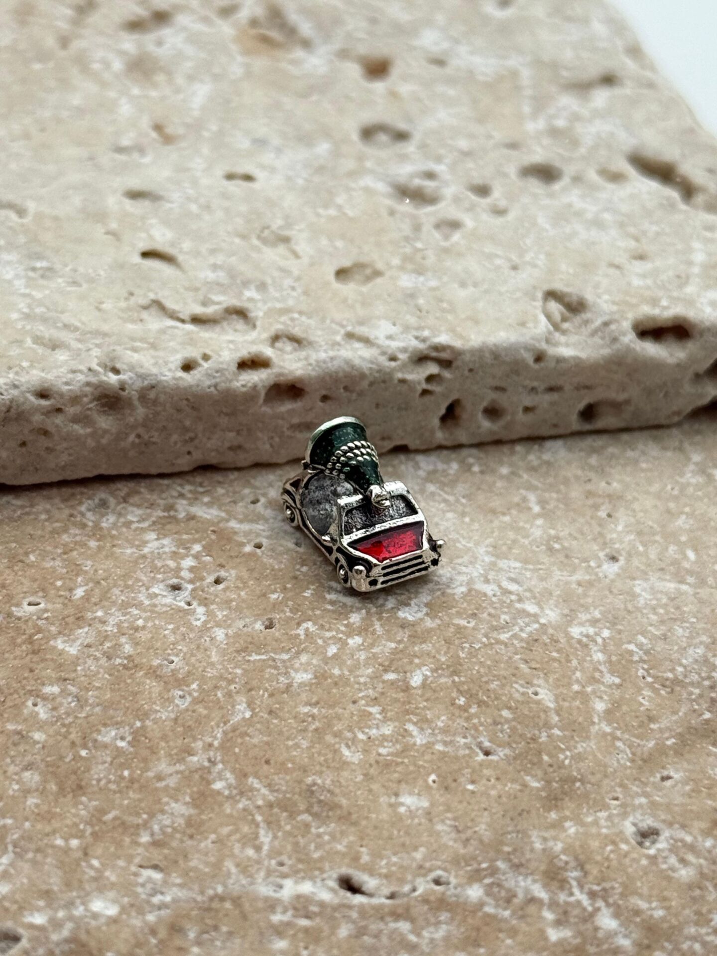 PNDR Charm // CHARM-795