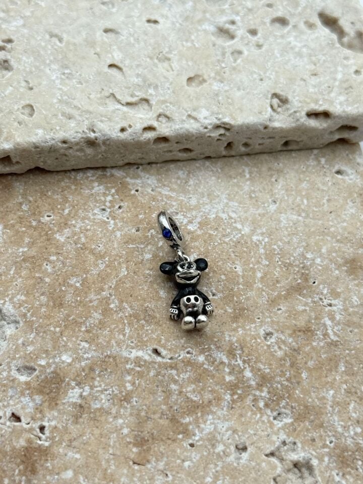 PNDR Charm // CHARM-819