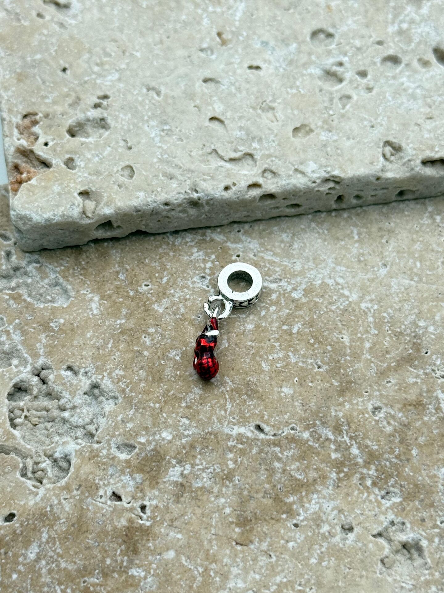 PNDR Charm // CHARM-822