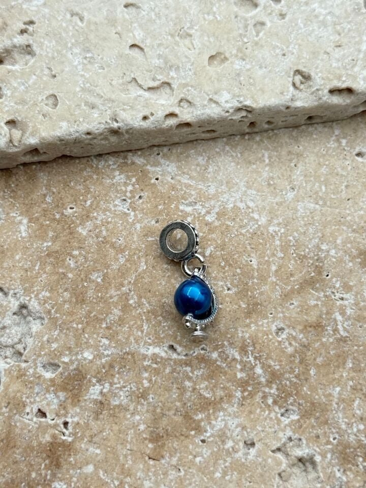 PNDR Charm // CHARM-824