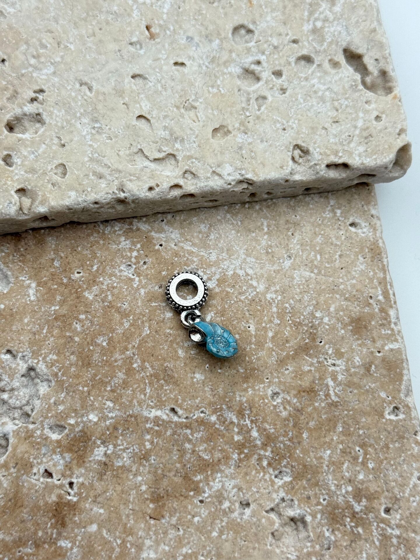 PNDR Charm // CHARM-828