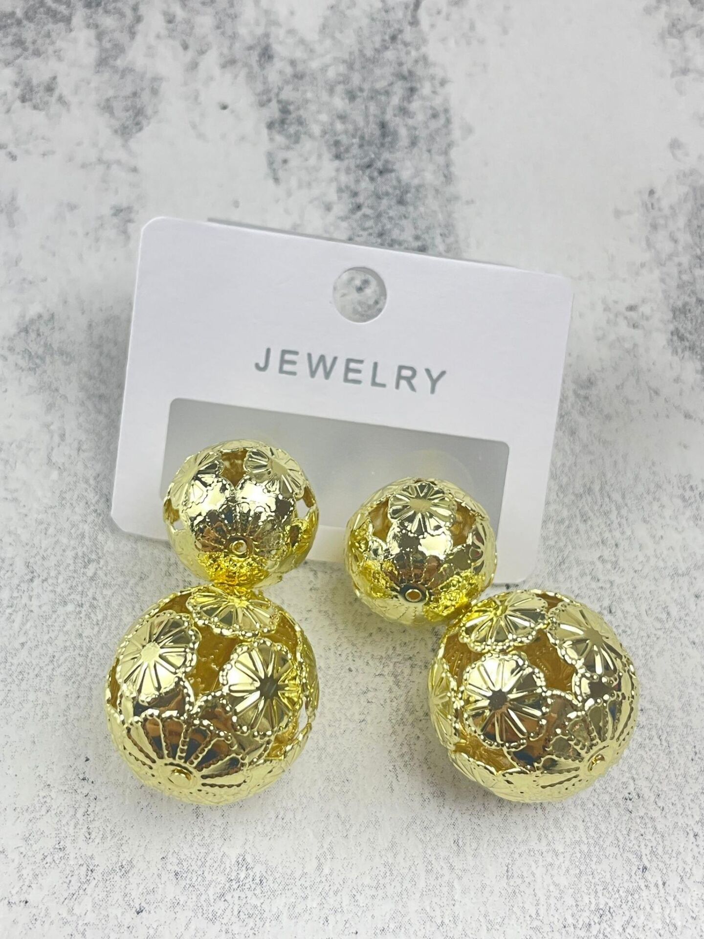 VIP Earring // K-ITH-1229