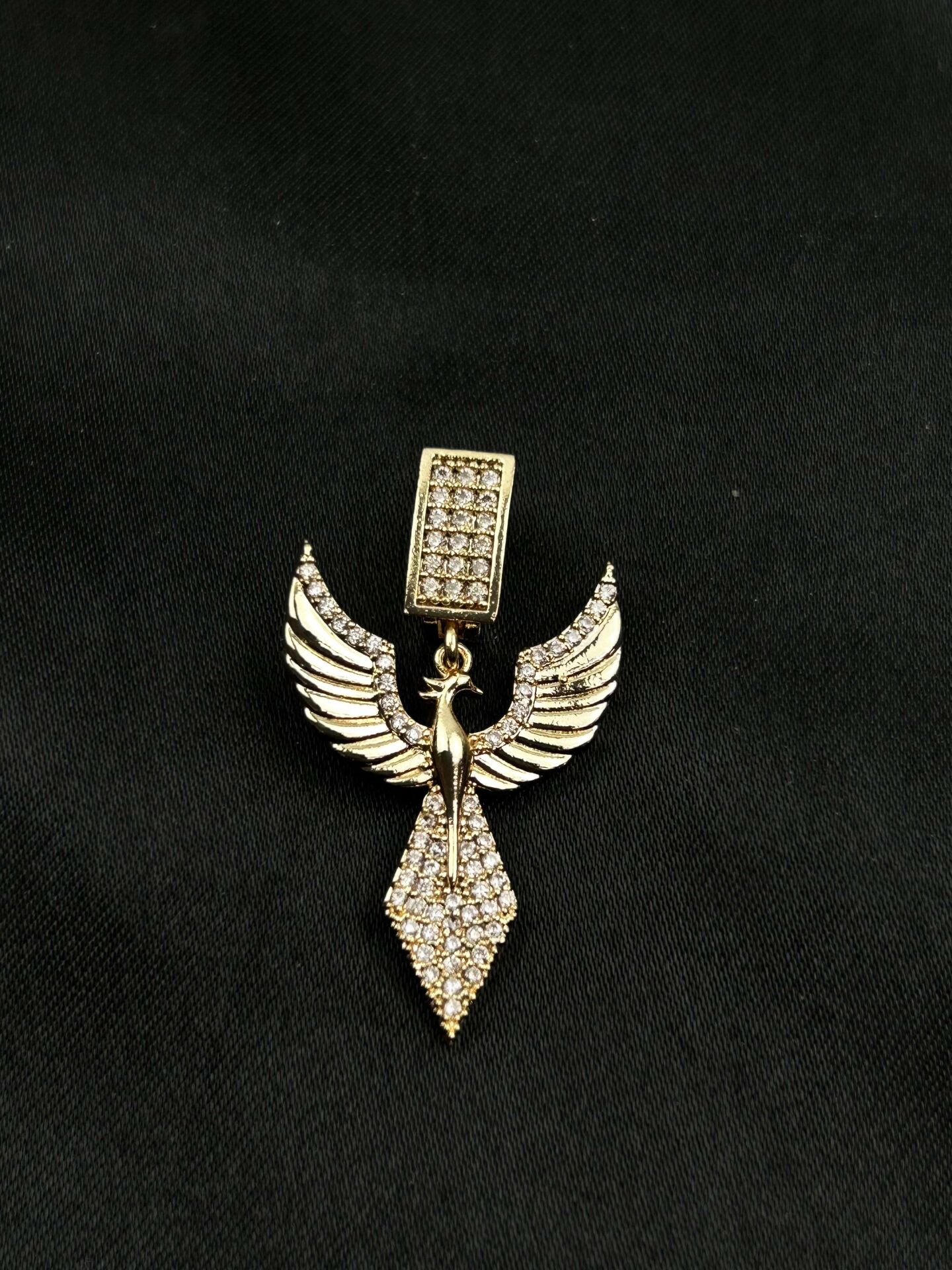 Ajda Charm // CHARM-377