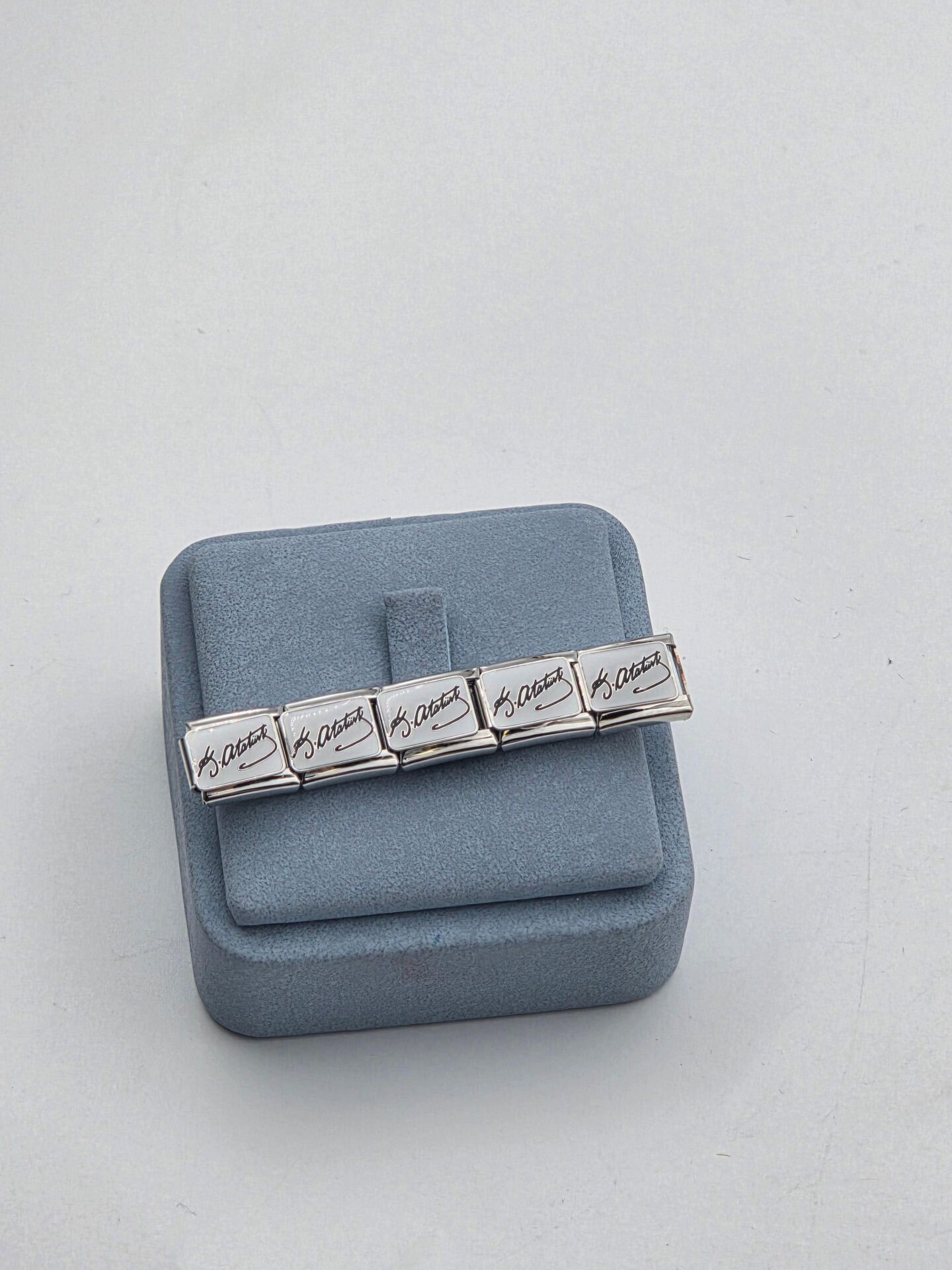 NMT Charm // CHARM-1128