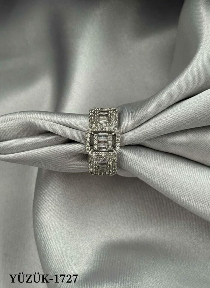 VIP Ring (Adjustable) // RING-1727