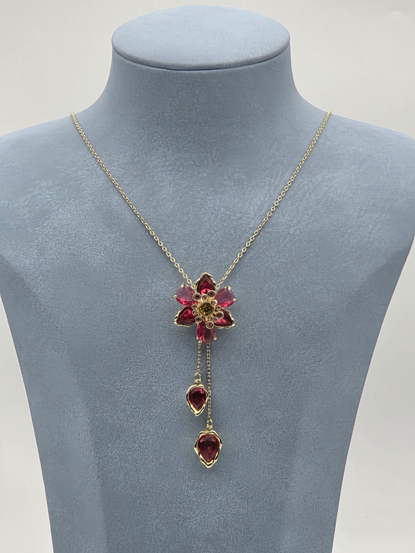 Çelik Çiçek Kolye // KOLYE-5848