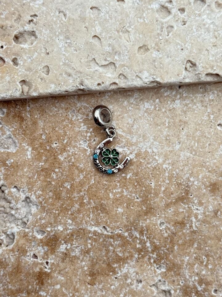 PNDR-Charm // CHARM-884