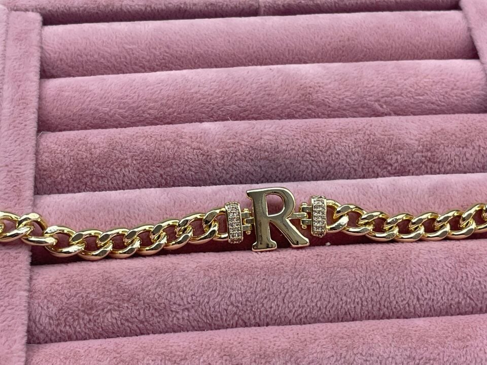 VIP-Buchstabenarmband (R)