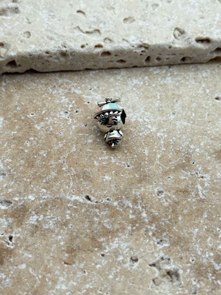 PNDR Charm // CHARM-897