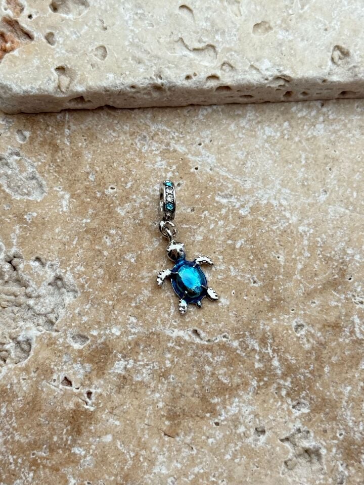 PNDR Charm // CHARM-912