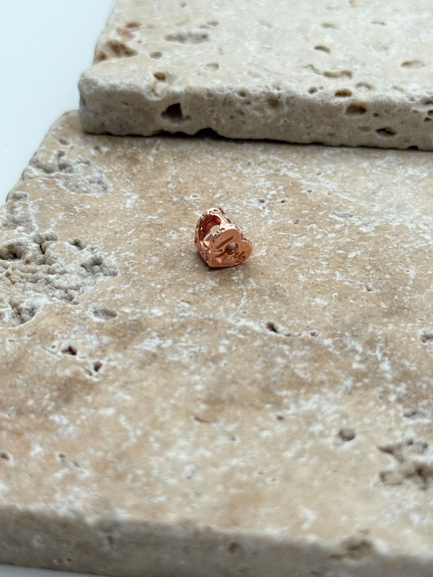 PNDR Charm // CHARM-917