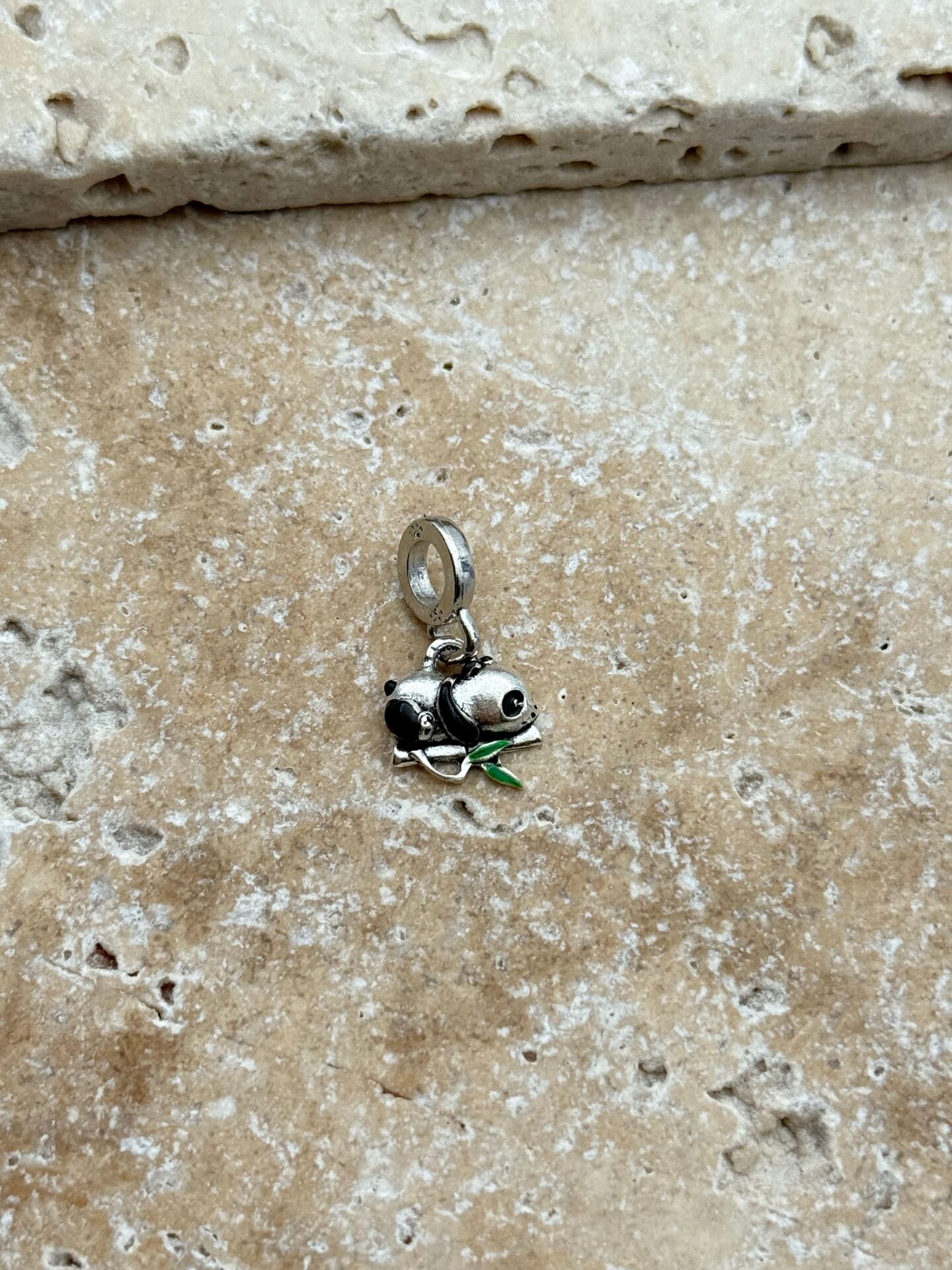 PNDR Charm // CHARM-942