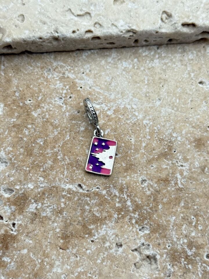 PNDR Charm // CHARM-946