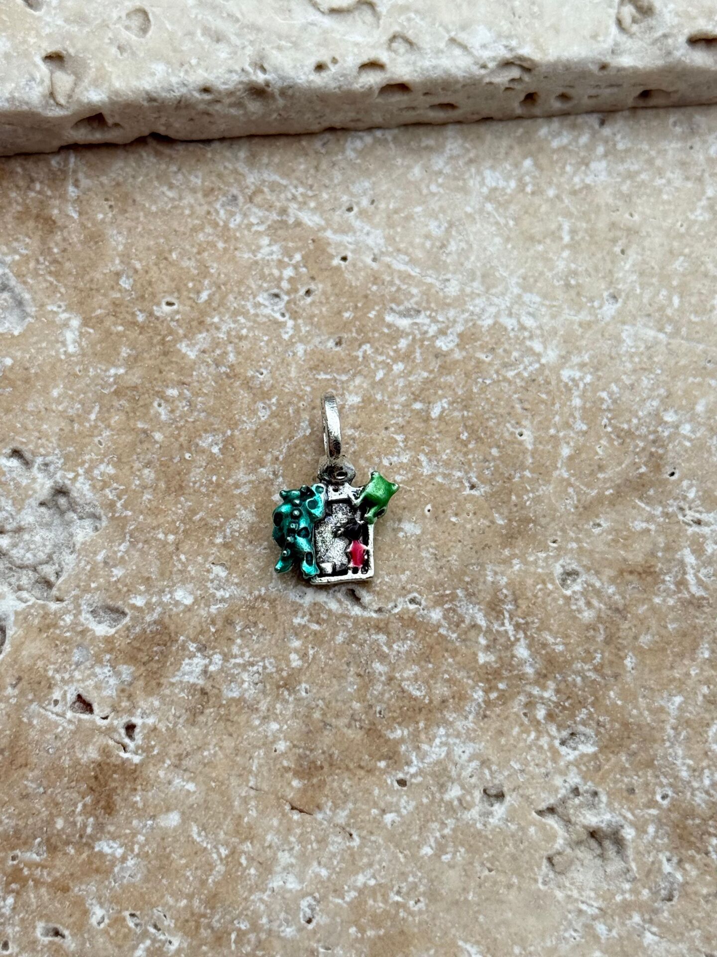 PNDR Charm // CHARM-949