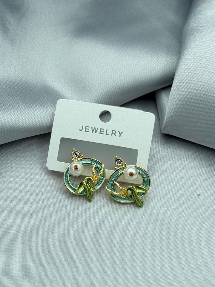 VIP Art Earring // ITHAL-3084