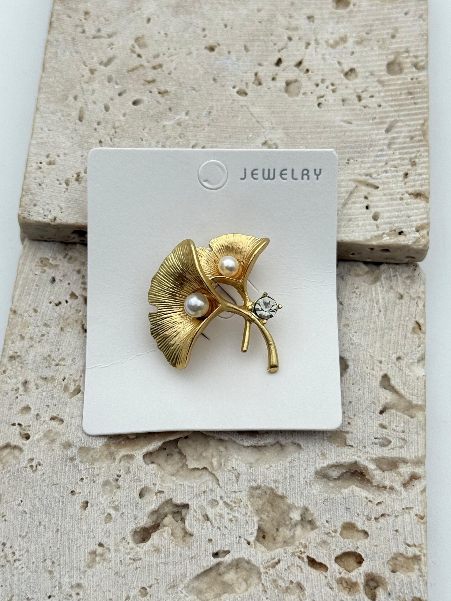 Özel Seri Broş // BROS-768