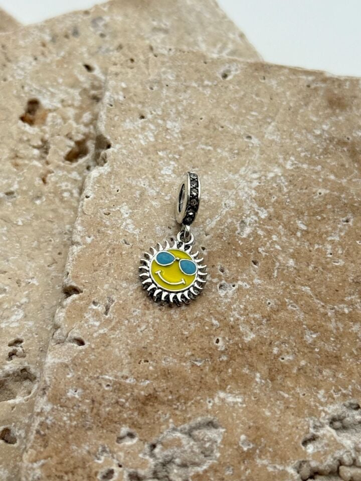 PNDR Charm // CHARM-754