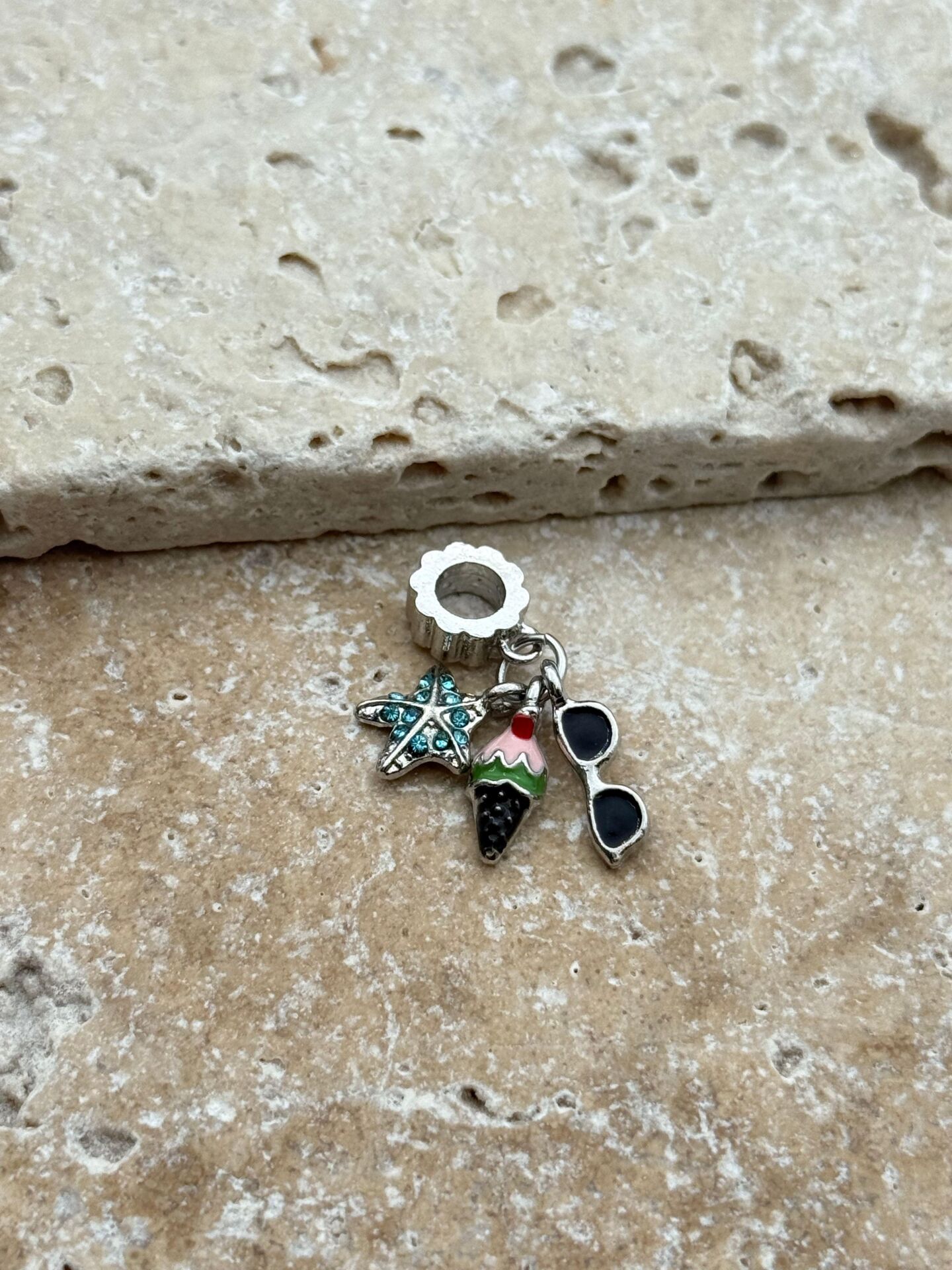 PNDR Charm // CHARM-772