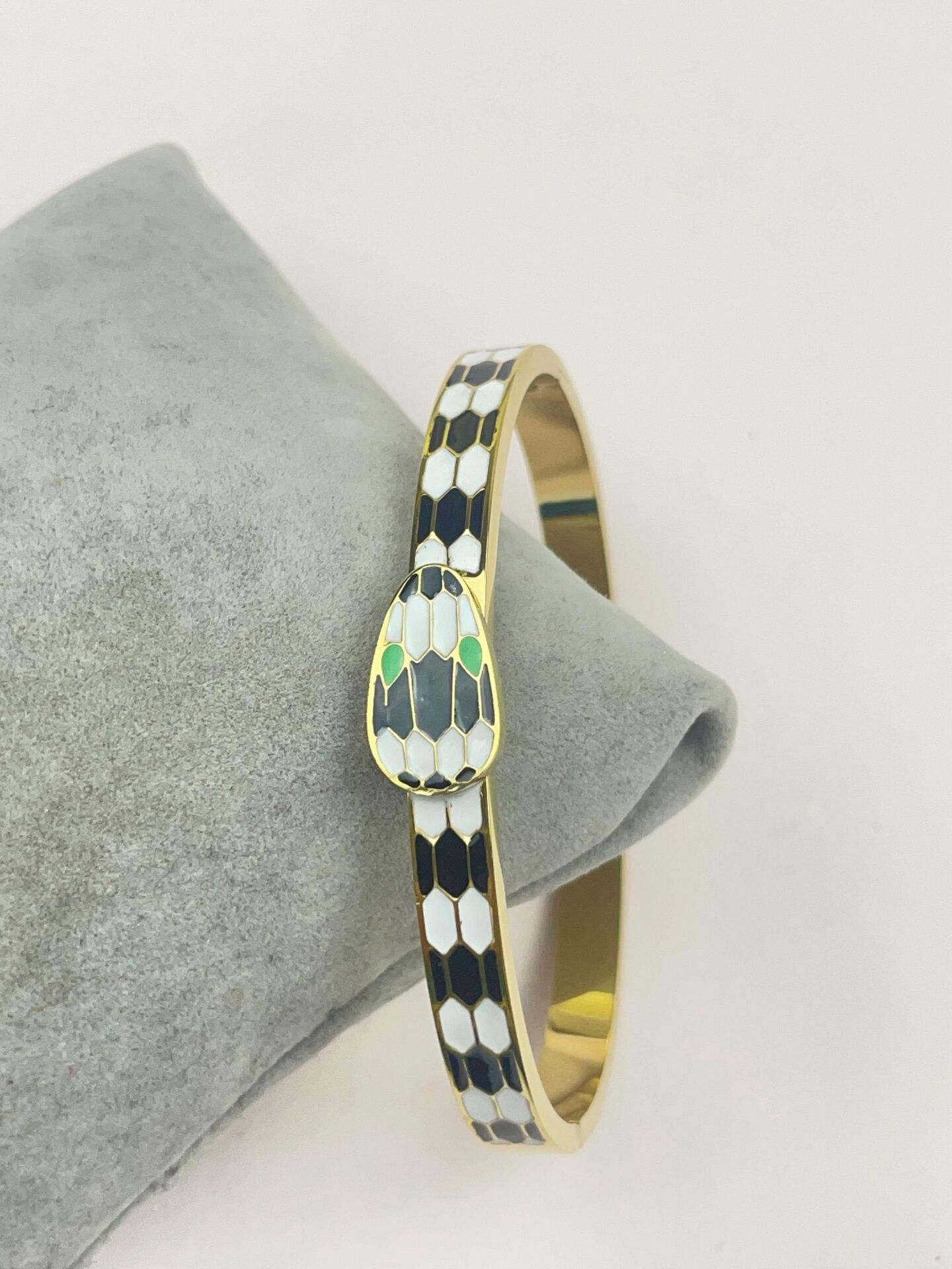 Steel Enameled Handcuff // HANDCUFF-1547