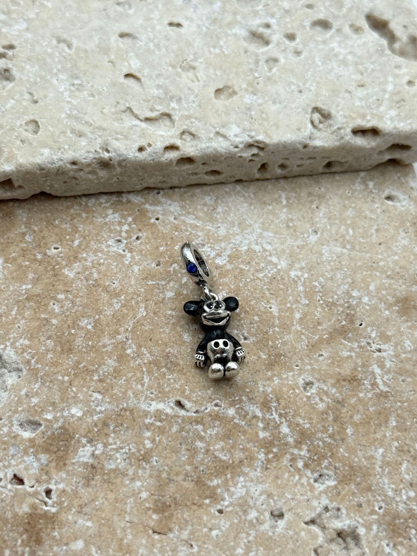 PNDR Charm // CHARM-819