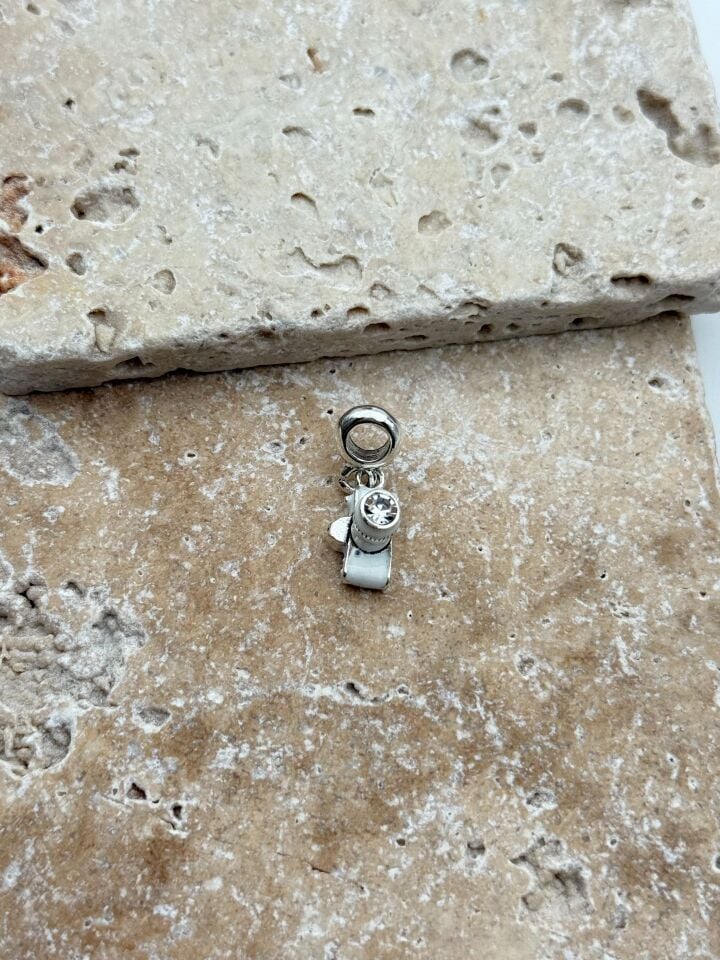 PNDR Charm // CHARM-830