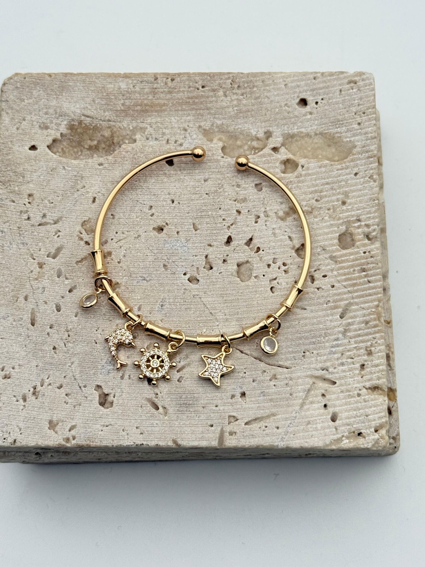 Çelik Charmlı Bileklik // KELEPCE-4209