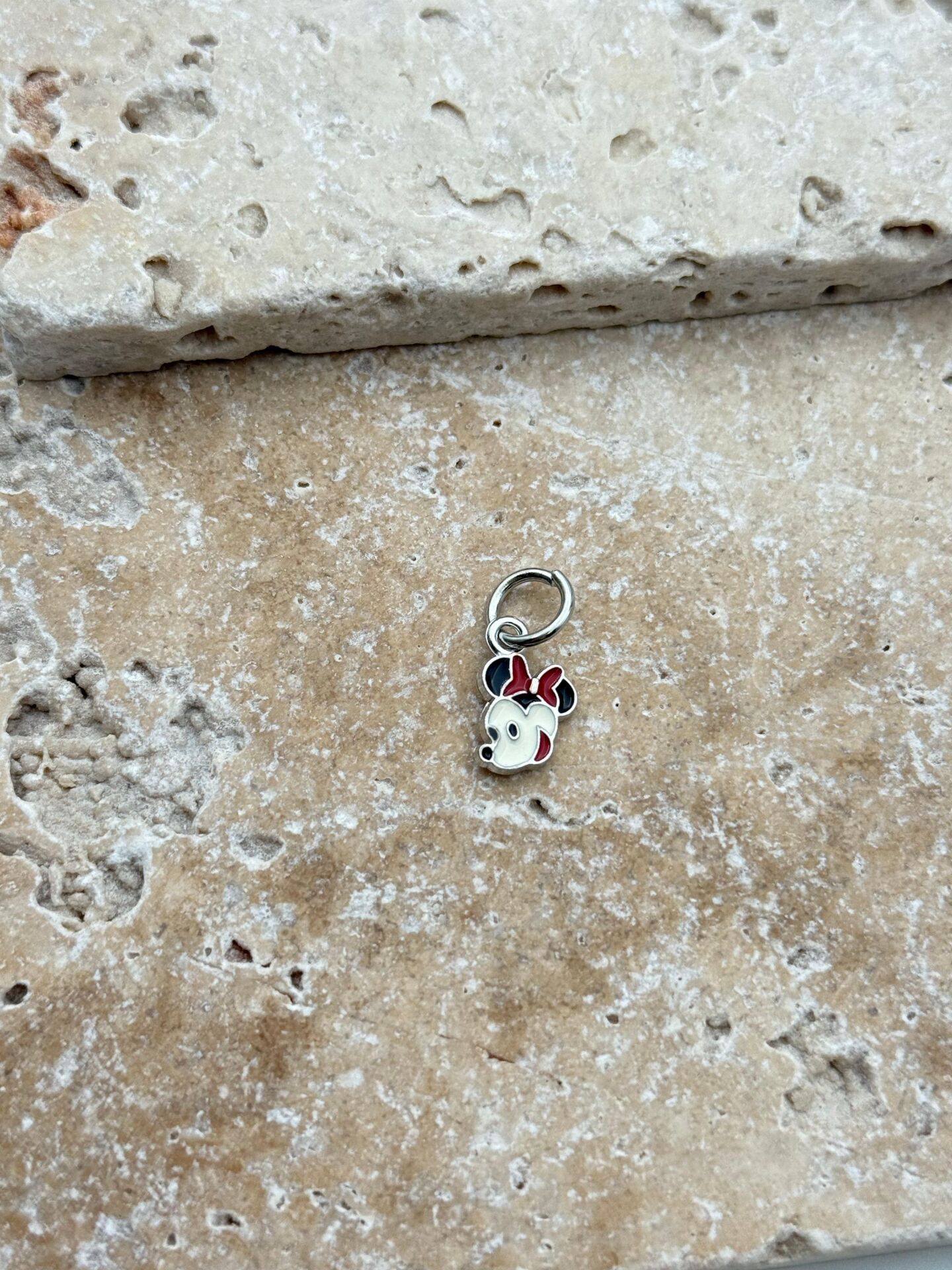 PNDR Charm // CHARM-840