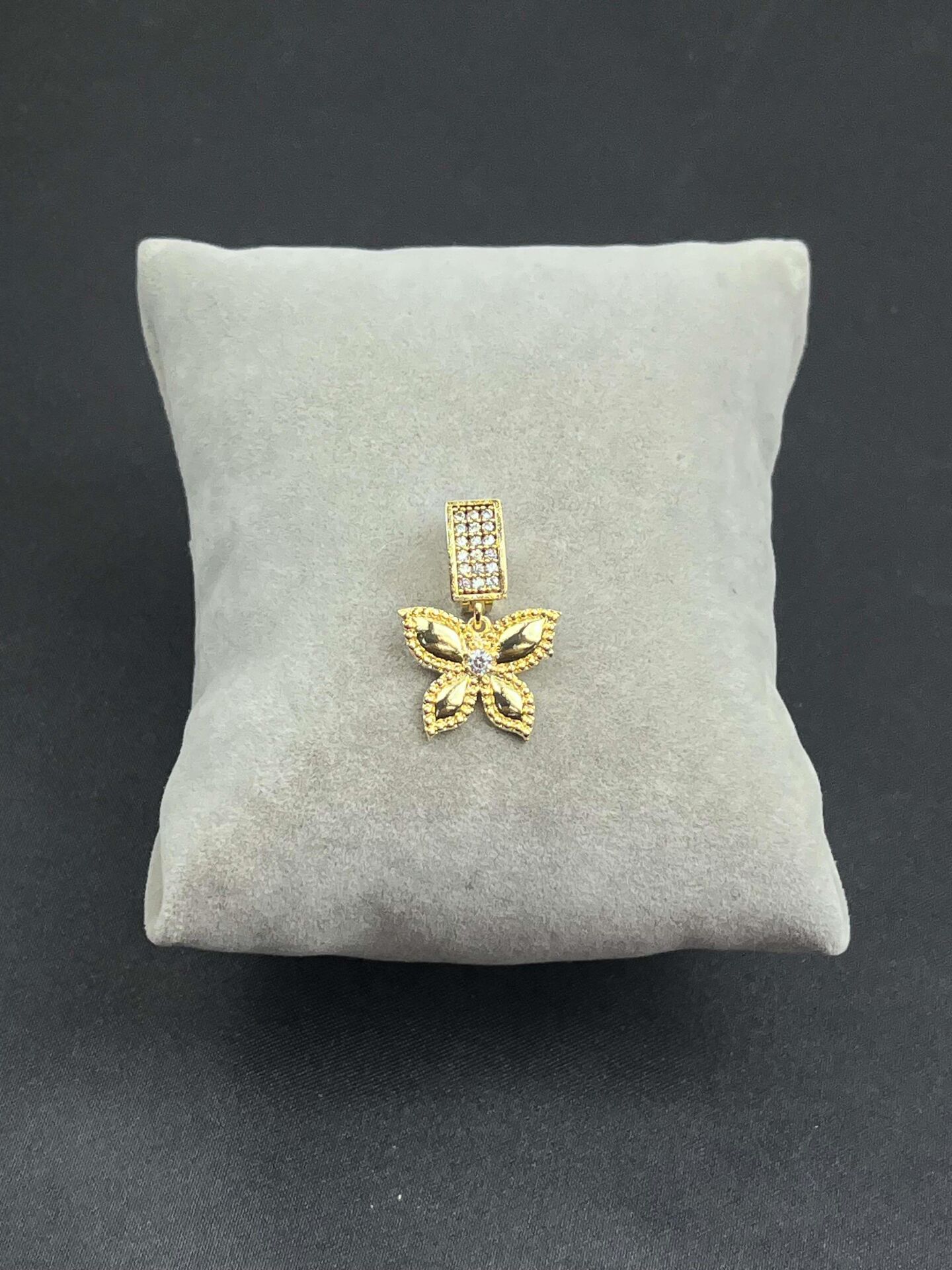 Ajda Charm // CHARM-454
