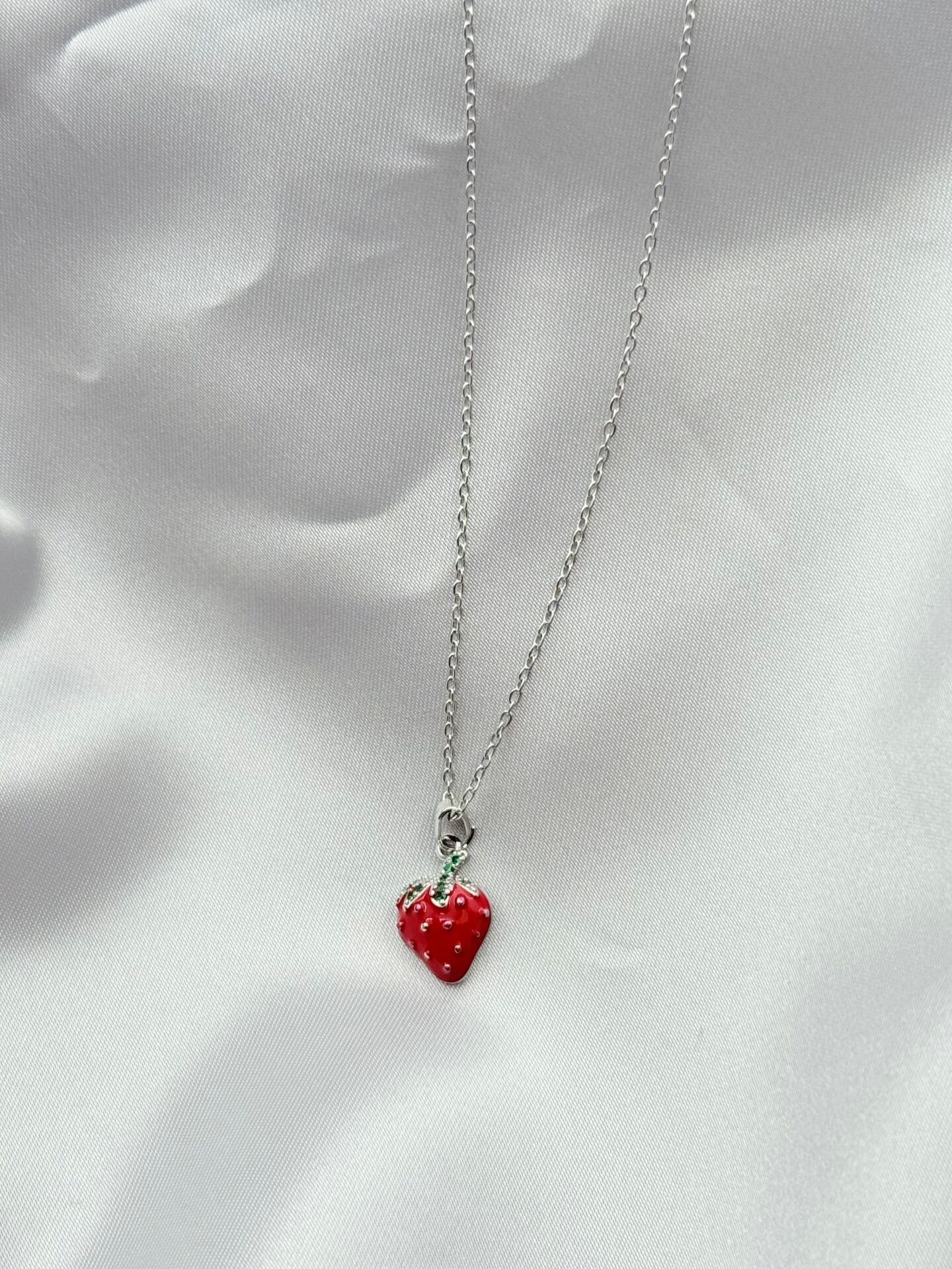 Erdbeerkette aus Stahl 45cm // NECKLACE-5750