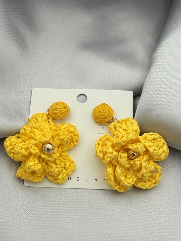 VIP Paper Earrings // IMPORT-3066
