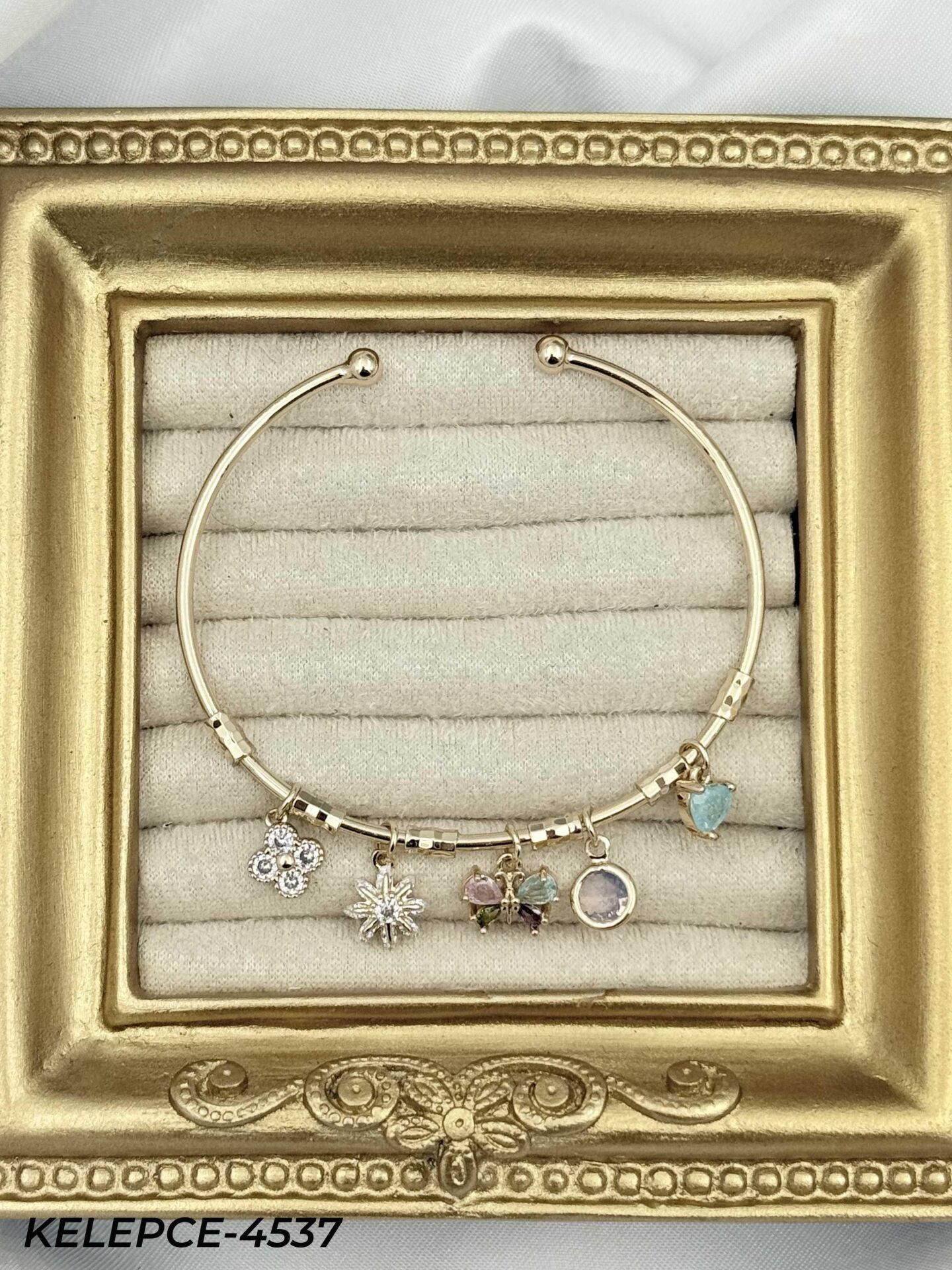 Çelik Charmlı Bileklik // KELEPCE-4537