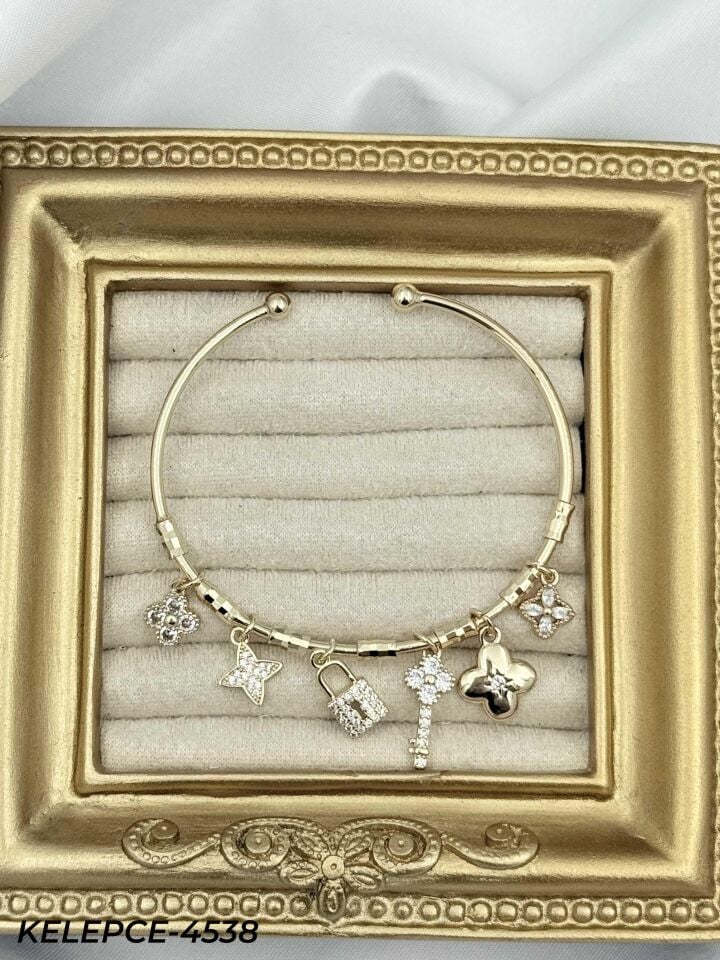 Çelik Charmlı Bileklik // KELEPCE-4538