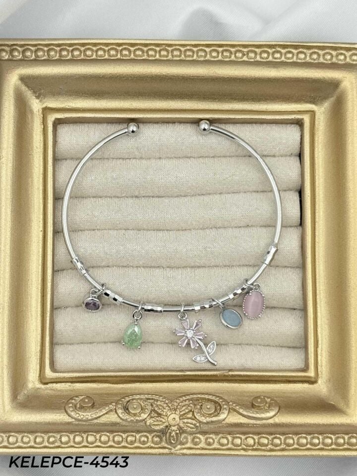 Çelik Charmlı Bileklik // KELEPCE-4543