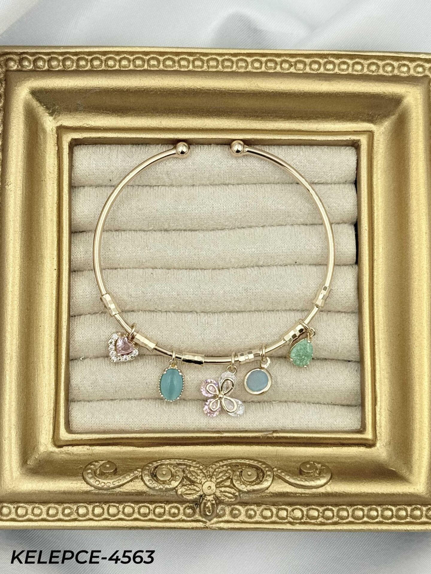 Çelik Charmlı Bileklik // KELEPCE-4563