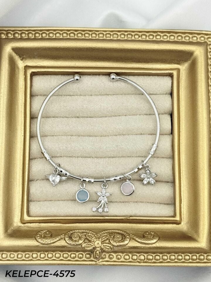 Çelik Charmlı Bileklik // KELEPCE-4575