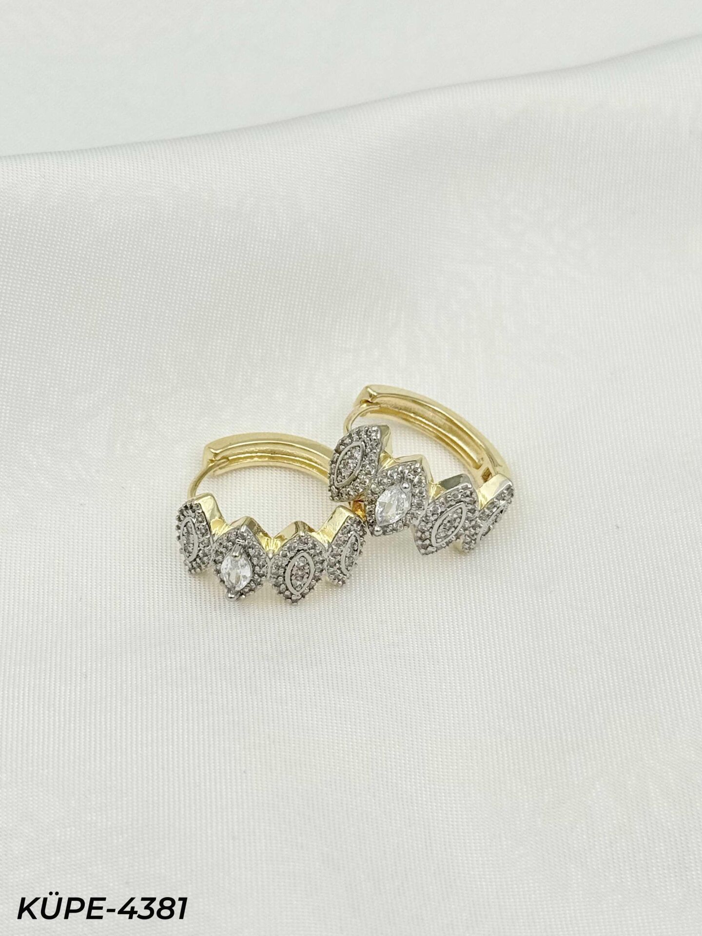 Çelik Küpe // KÜPE-4381