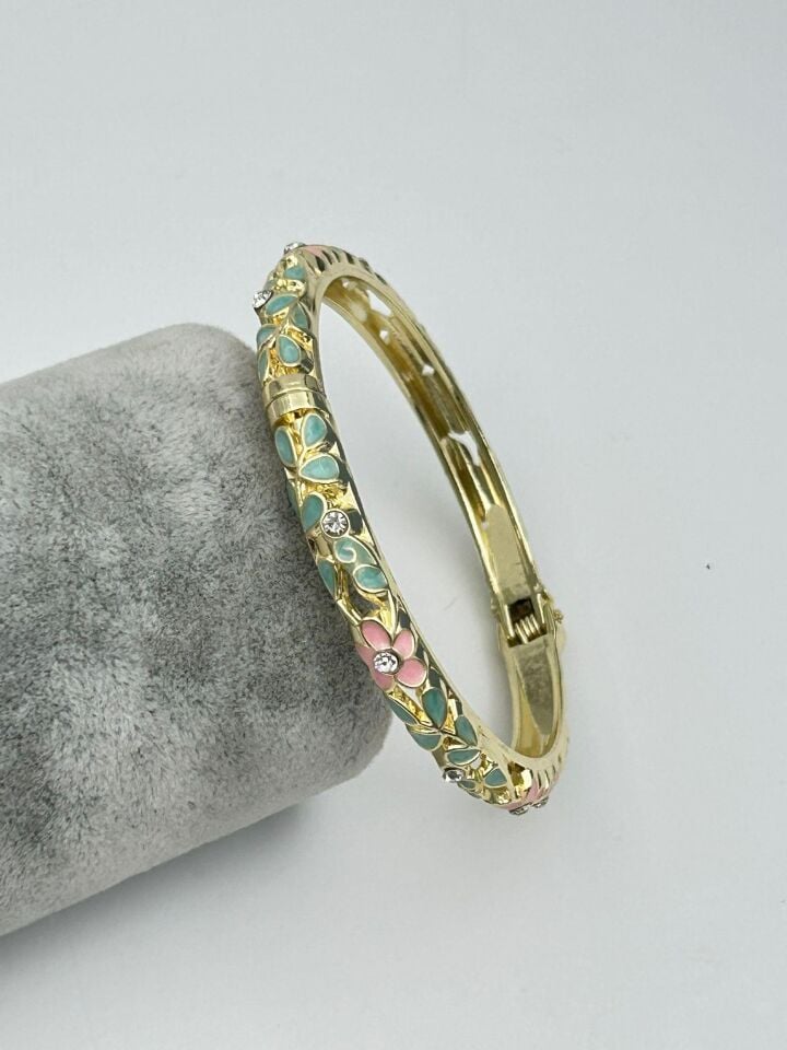 VIP Enameled Handcuff // KELEPCE-3653