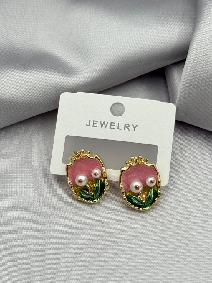 VIP Art Earring // ITHAL-3088