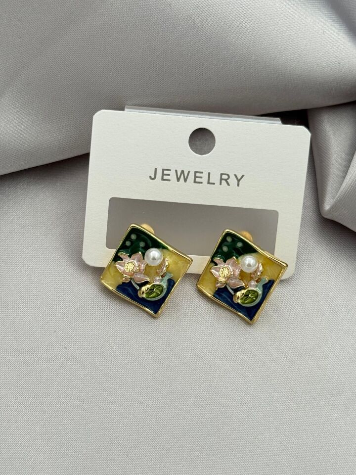 VIP Art Earring // ITHAL-3119
