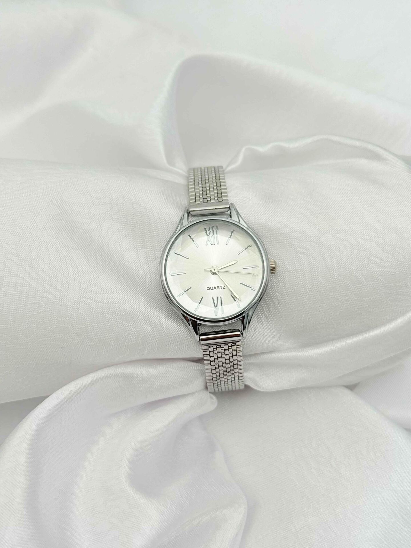 Çelik Kadın Saat // SAAT-702