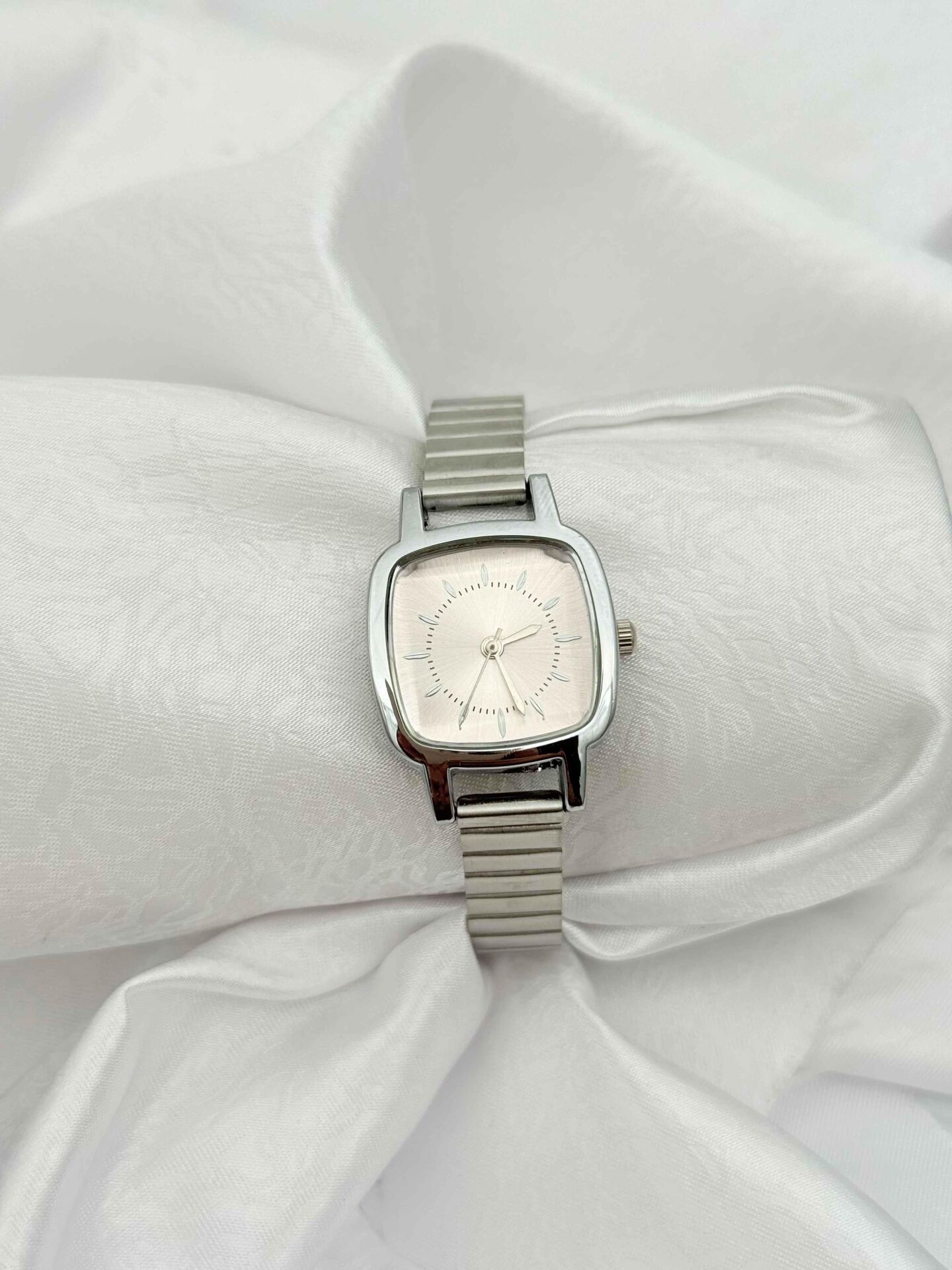 Çelik Kadın Saat // SAAT-704