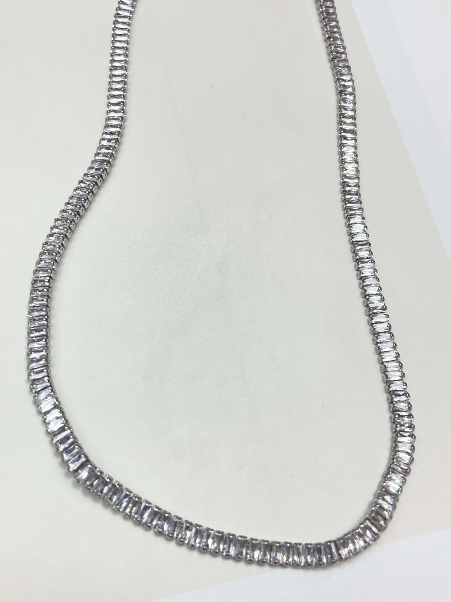 Çelik Silver İnce Baget Taşlı Su Yolu Kolye // KOLYE-2169