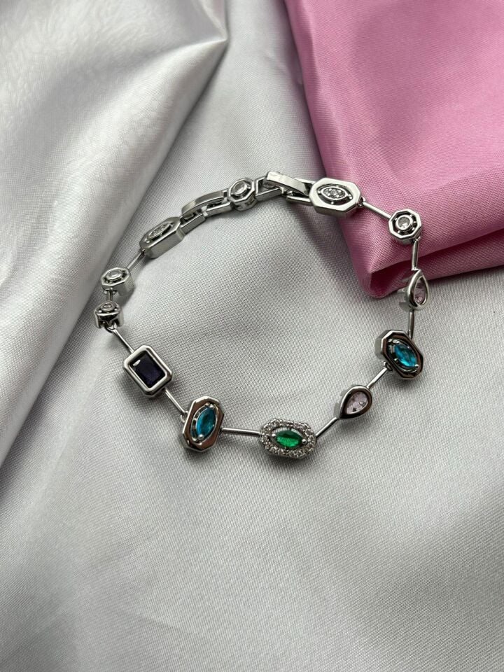 VIP Bracelet // WRIST-5281