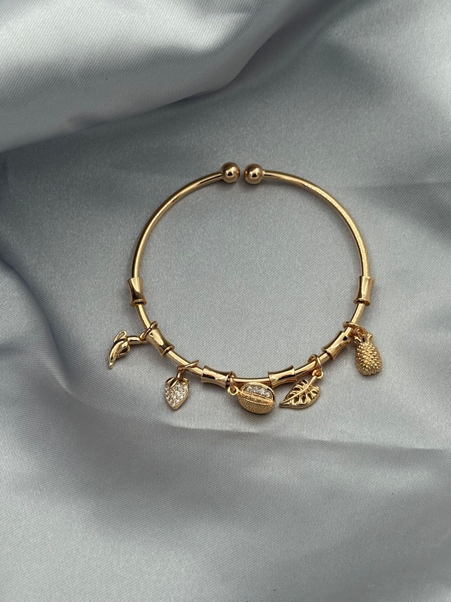 YSX Charmlı Kelepçe // BILEK-5467