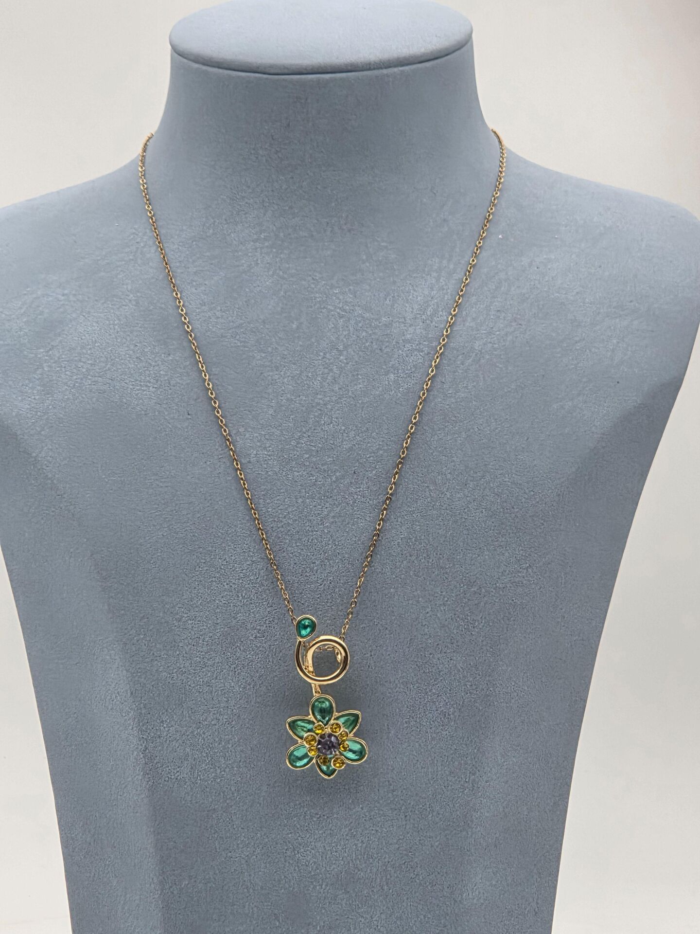 Çelik Çiçek Kolye // KOLYE-5637