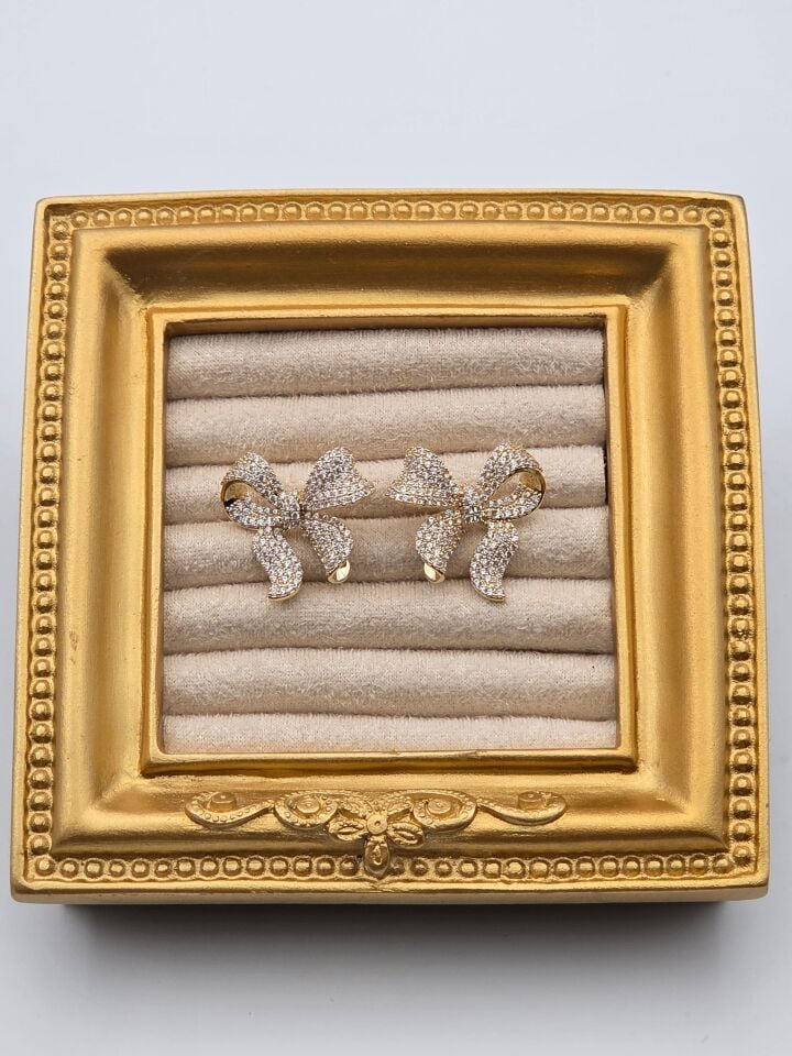 Rhodinierte Ohrringe mit Zirkonsteinen // ITHAL-3233