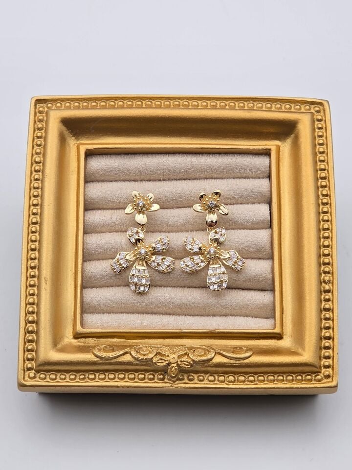 Rhodinierte Ohrringe mit Zirkonsteinen // ITHAL-3234