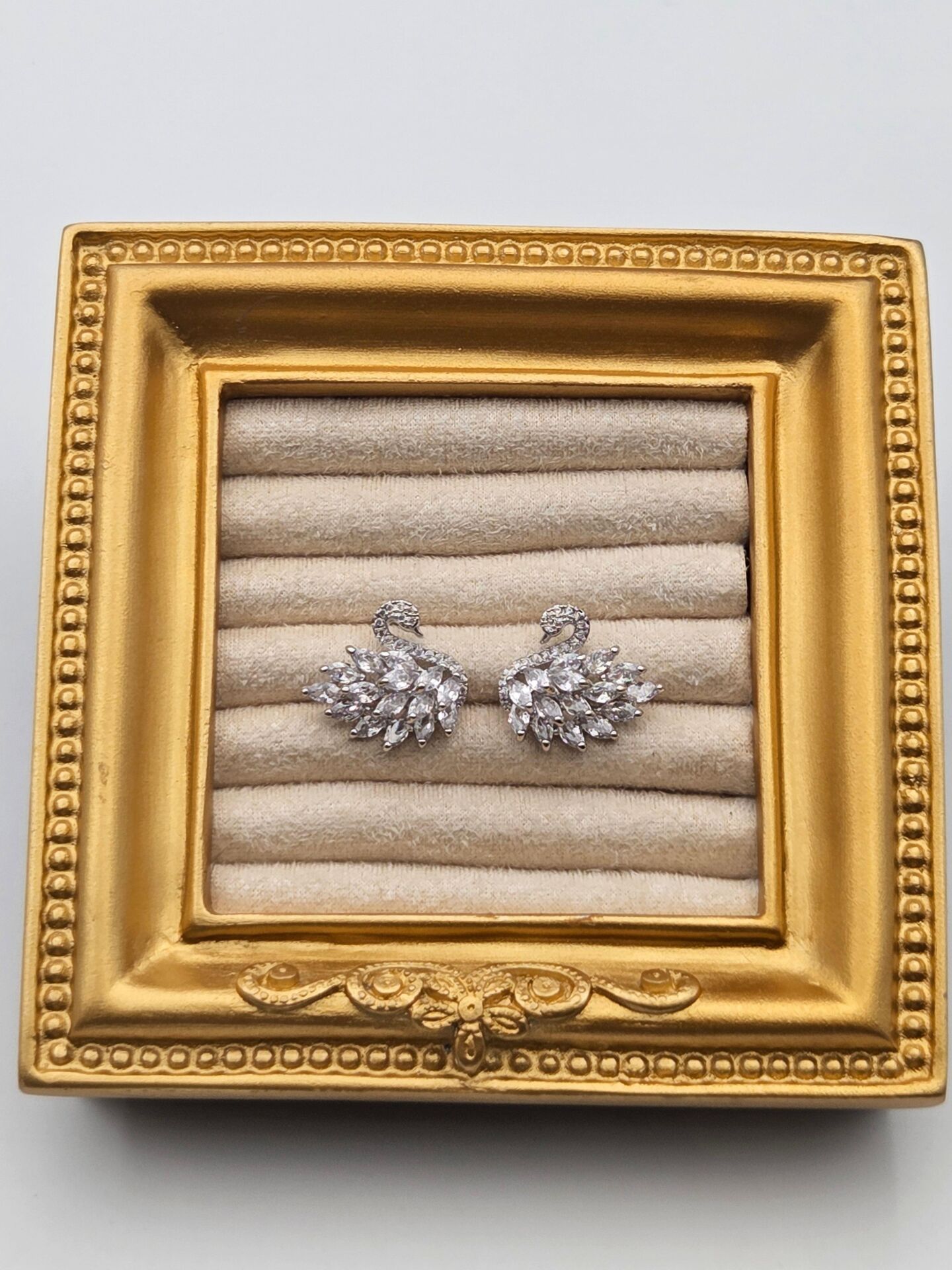 Zirkon Taşlı Rodyum Kaplama Küpe // ITHAL-3249